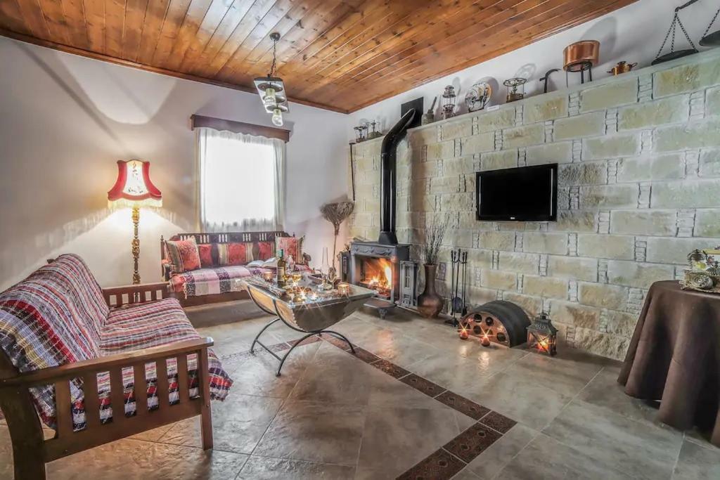 Lofou Traditional House Экстерьер фото